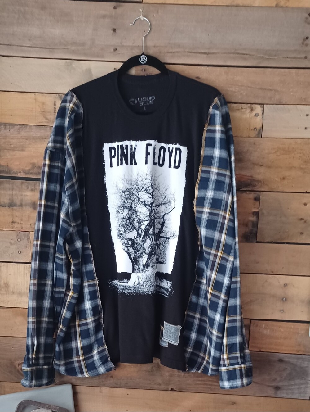 Upcycled  Black Pink Floyd Graphic T-shirt - Picture 4 of 10